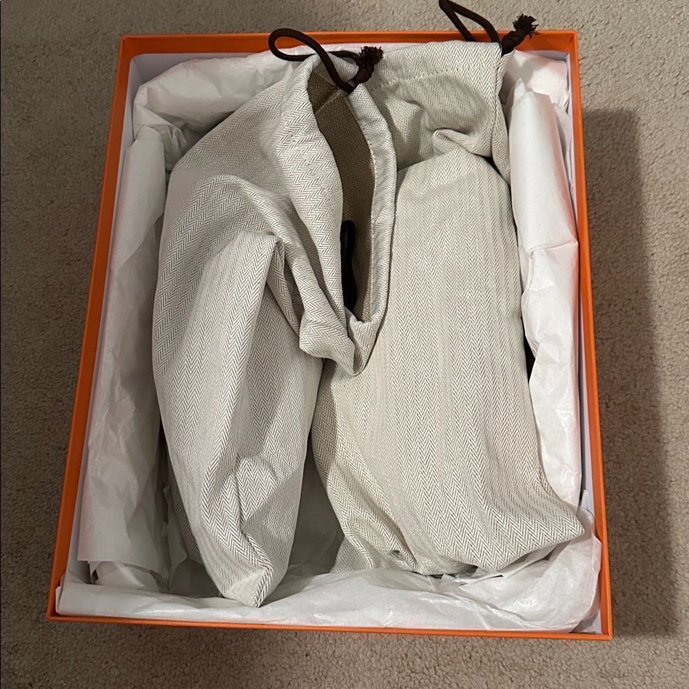 NWT Women’s Hermes loafers. 37 tan suede. - Picture 5 of 6